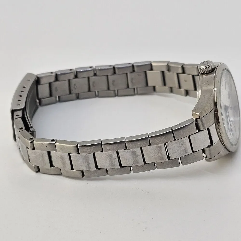 Bulova Women's Watch 28MM Gray Dial Bracelet‎ Band 7.5